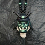 Pendentif voiture masque de démon samouraï assassin
