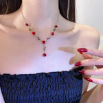 Ensemble de bijoux élégant avec collier et boucles d'oreilles en forme de fleur de rose