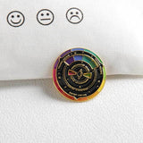 Broche en métal avec plaque de couleur