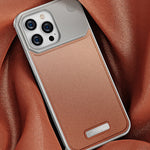 Etui de téléphone en cuir et métal