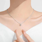 Collier classique avec pendentif à six griffes