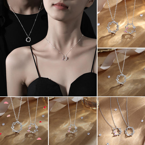 Collier de fleurs de rose de ronce