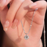 Collier classique avec pendentif à six griffes