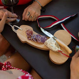 Petite assiette de saucisses amusante