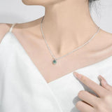 Collier classique avec pendentif à six griffes