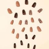 Ongles pressés à cœur brun(24 pièces)