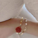 Bracelet de luxe en perles de rose rouge