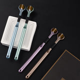 Brosse à dents à trois têtes et trois faces