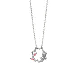 Collier de fleurs de rose de ronce