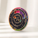 Broche en métal avec plaque de couleur