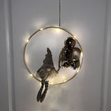 Plaques de porte décorées par un gnome de Noël DIY