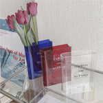 Vase en acrylique en forme de livre