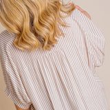 Chemise rayée à simple boutonnage et à manches mi-longues