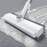 Brosse à long manche pour les espaces étroits de la salle de bain