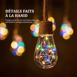 Guirlande lumineuse avec ampoules suspendues à des cordes de jute