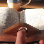 Aide à la lecture en bois