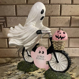 Mignon ornement de bicyclette fantôme