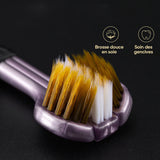 Brosse à dents à trois têtes et trois faces