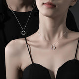 Collier de fleurs de rose de ronce