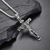 Collier crucifix en acier titane