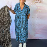 Robe à manches courtes à col en V en imprimé léopard