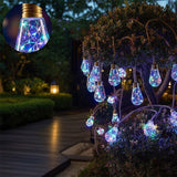 Guirlande lumineuse avec ampoules suspendues à des cordes de jute