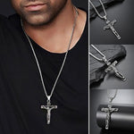 Collier crucifix en acier titane