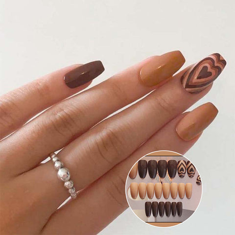 Ongles pressés à cœur brun(24 pièces)