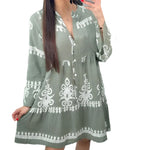 Robe babydoll boutonnée à col en V