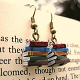Boucles d'oreilles pile de livres