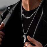 Collier tête de loup en acier au titane
