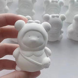 Ours/lion blanc peint à la main