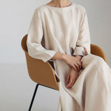 Robe en coton et lin à col rond de couleur unie