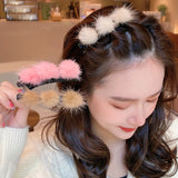 Clip de Bec de Canard en Boule de Poils