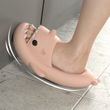 Pantoufles de requin mignonnes d'été