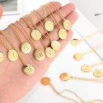 Collier rond avec lettres