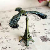 Modèle d'accessoires de photographie d'oiseau d'équilibre de modèle de tour Eiffel