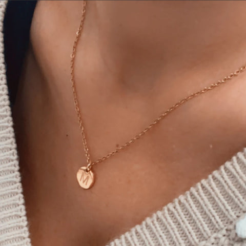 Collier rond avec lettres