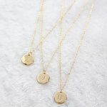 Collier rond avec lettres