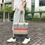 Sac à main élégant avec des rayures contrastées