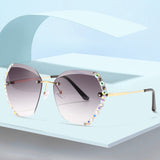 Lunettes de soleil hexagonales en diamant