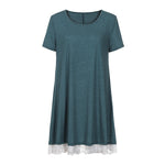 robe à col ras du cou et empiècements en dentelle