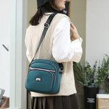 Petit sac à bandoulière carré en nylon de couleur unie