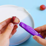 Outil pour éplucher les raisins