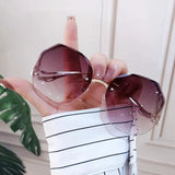 Lunettes de soleil carrées surdimensionnées vintage à la mode