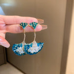 Boucles d'oreilles feuille de ginkgo en forme d'éventail en cristal incrusté de diamants