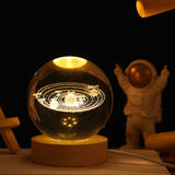 Veilleuse boule de cristal rougeoyante