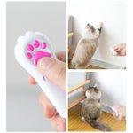 "Attrape-le" Le chat attire les jouets
