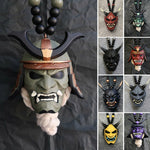 Pendentif voiture masque de démon samouraï assassin