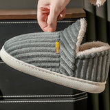 Chaussons chauds en peluche